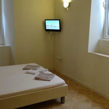 Milan 公寓