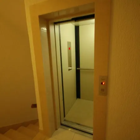 Milan 公寓 *